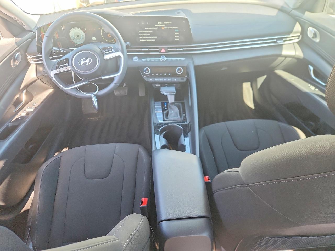 2025 HYUNDAI ELANTRA SEL CONVENIENCE photo 8