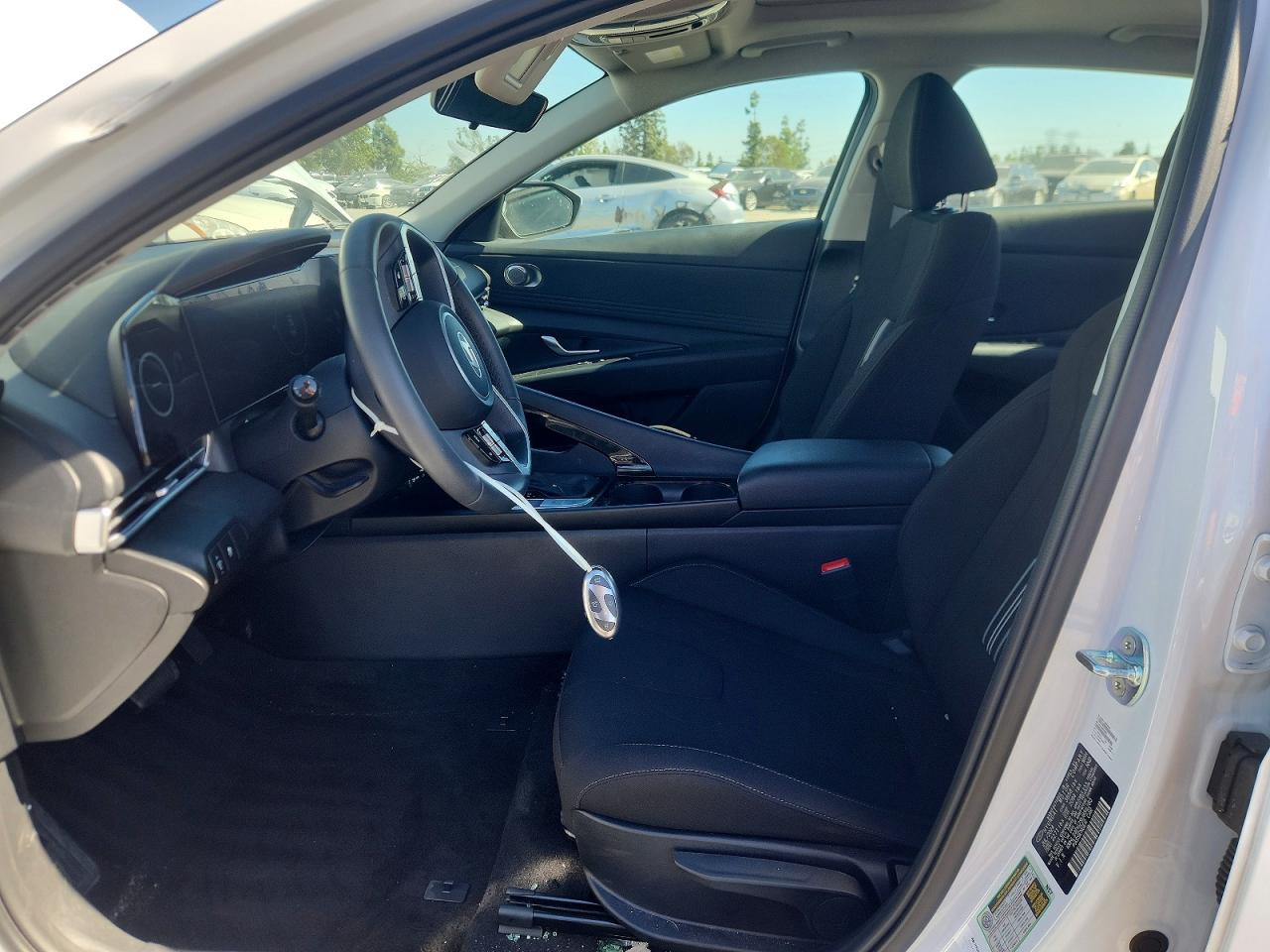 2025 HYUNDAI ELANTRA SEL CONVENIENCE photo 7