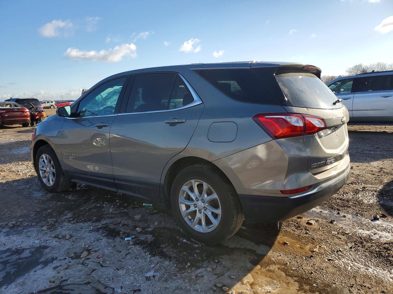 2018 CHEVROLET EQUINOX LT photo 2