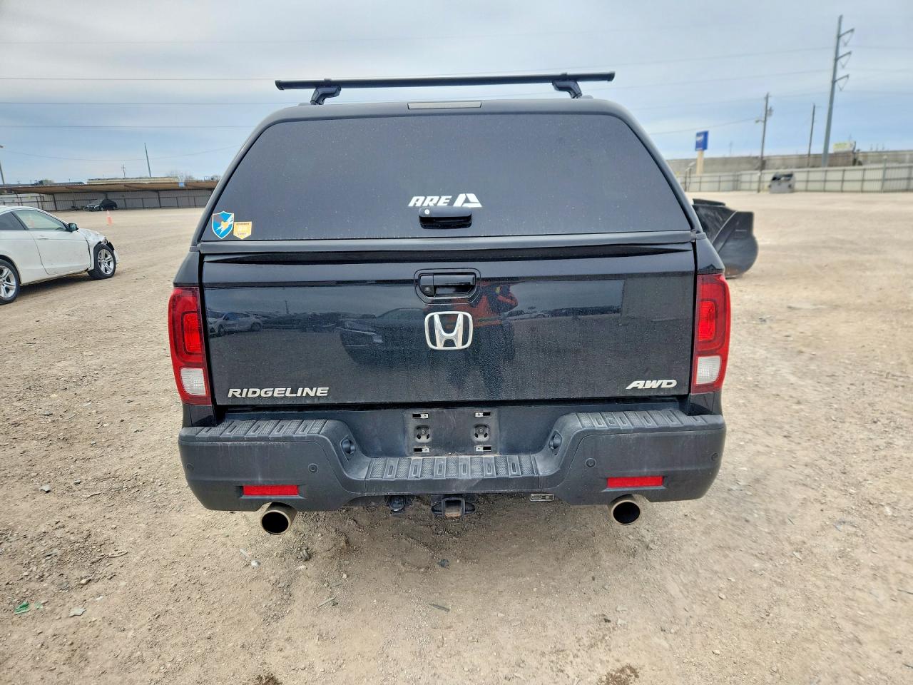 2021 HONDA RIDGELINE BLACK EDITION photo 11