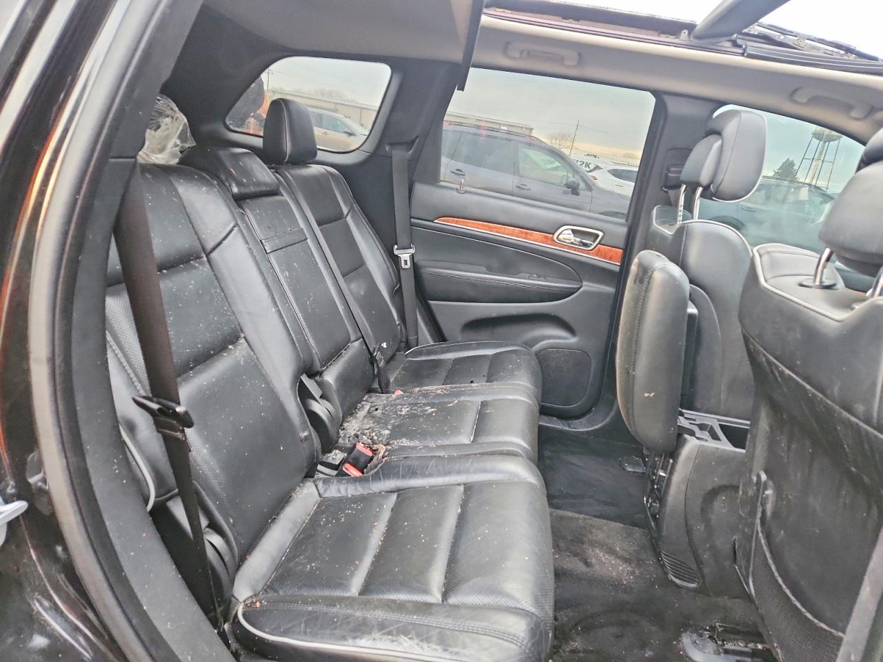 2011 JEEP GRAND CHEROKEE OVERLAND photo 10
