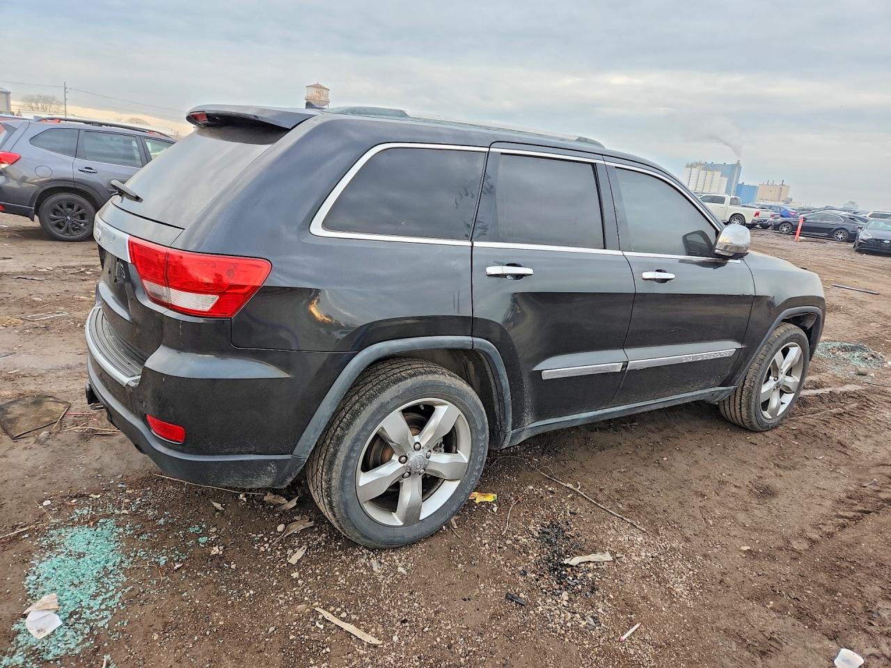 2011 JEEP GRAND CHEROKEE OVERLAND photo 3