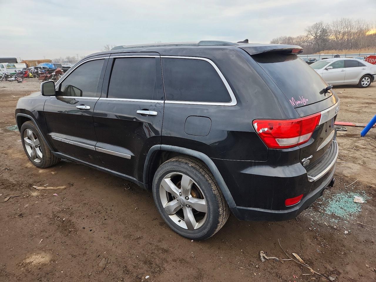 2011 JEEP GRAND CHEROKEE OVERLAND photo 2
