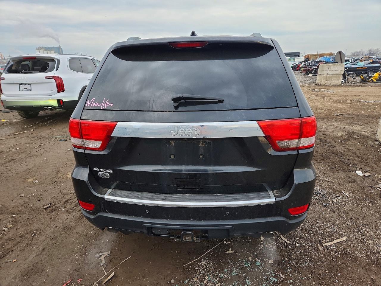 2011 JEEP GRAND CHEROKEE OVERLAND photo 6