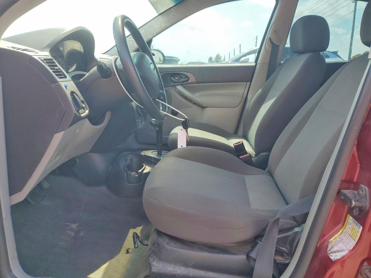 2007 FORD FOCUS ZX4 photo 13