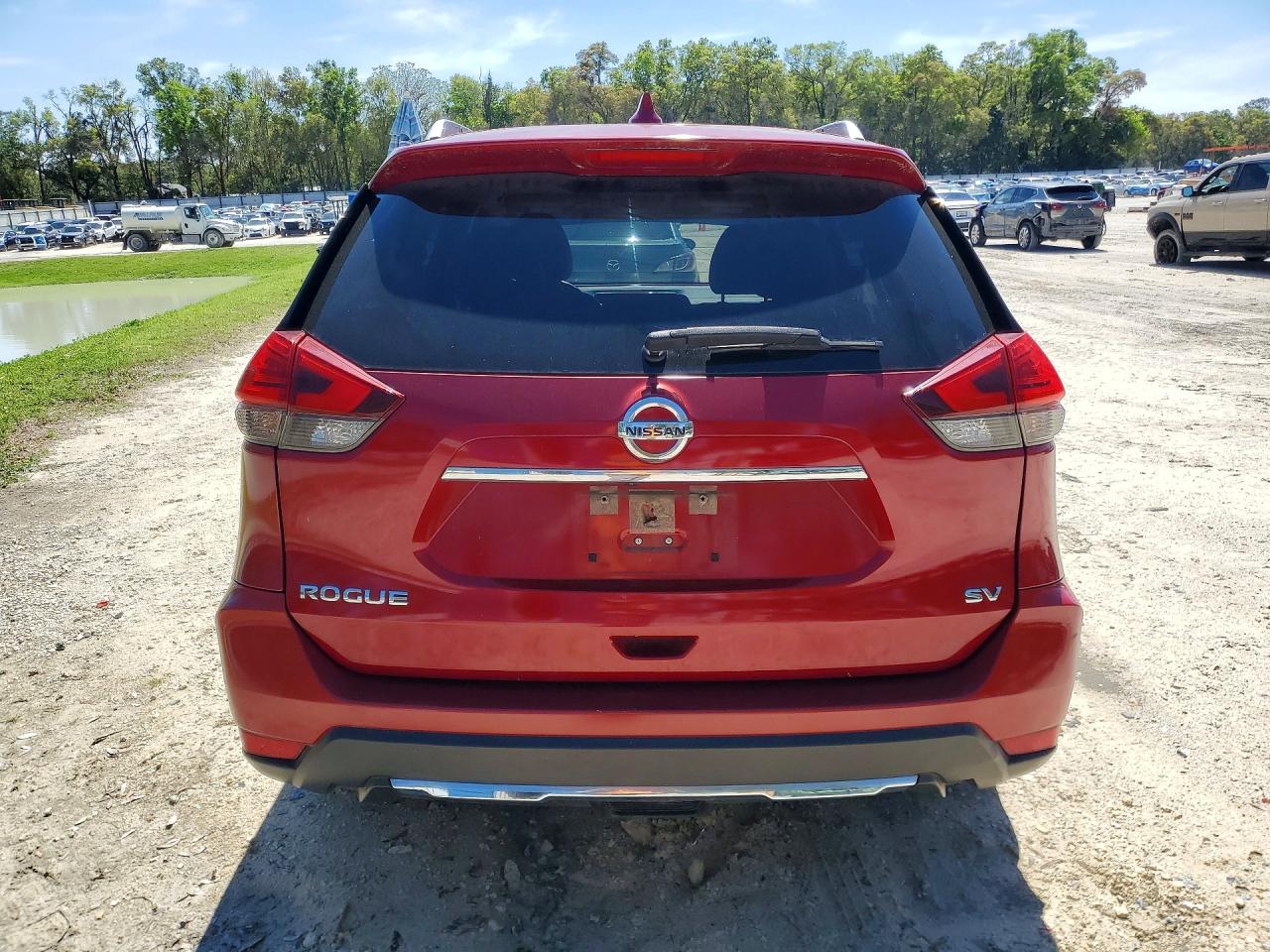 2017 NISSAN ROGUE SV photo 6