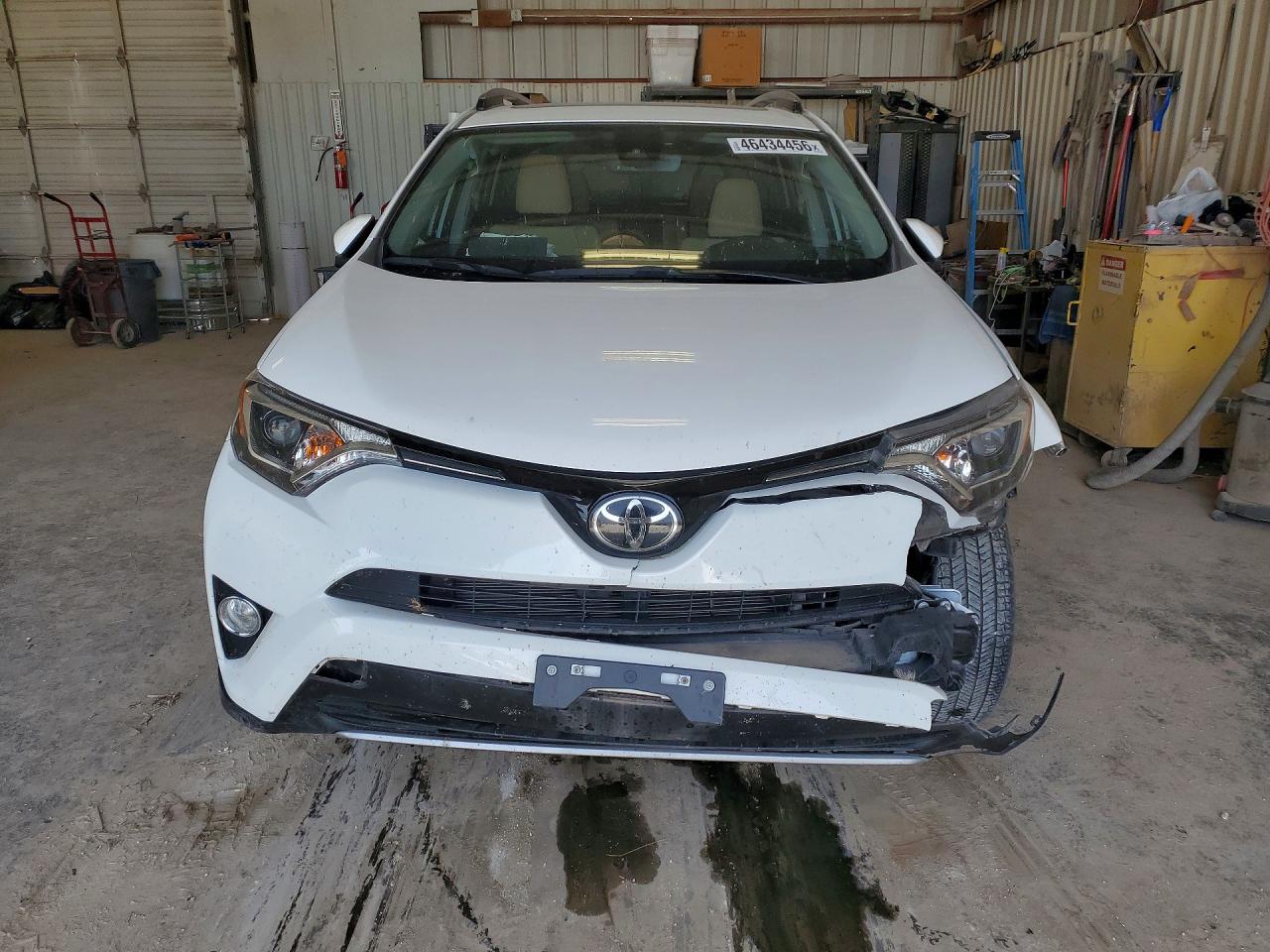 2018 TOYOTA RAV4 XLE photo 9