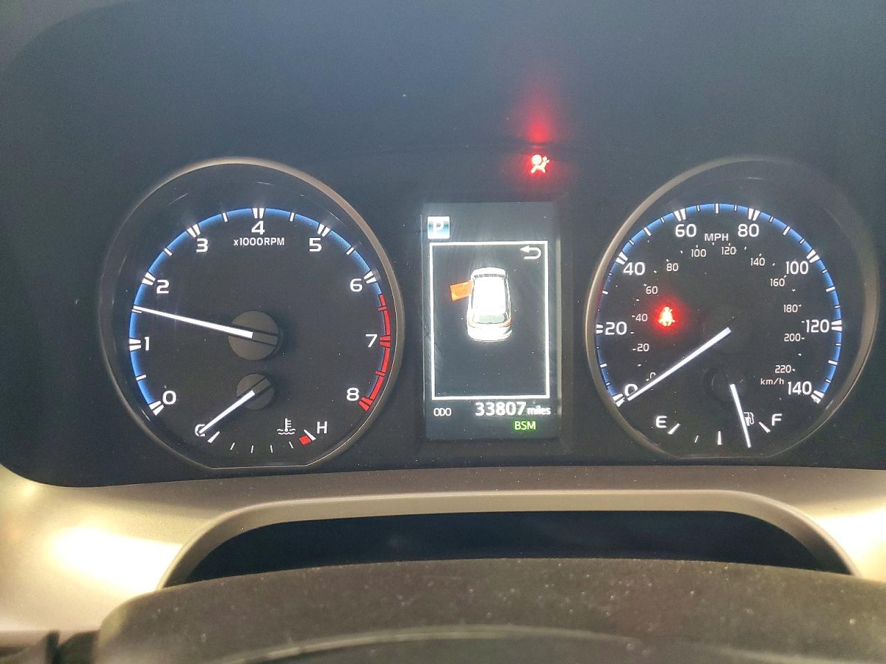 2018 TOYOTA RAV4 XLE photo 17