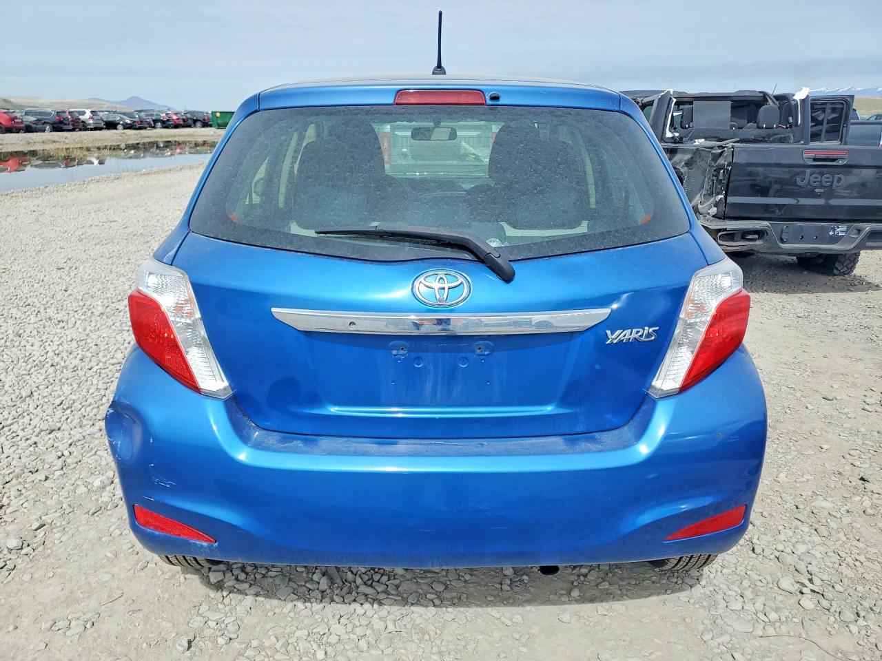 2013 TOYOTA YARIS 5-DOOR L photo 16