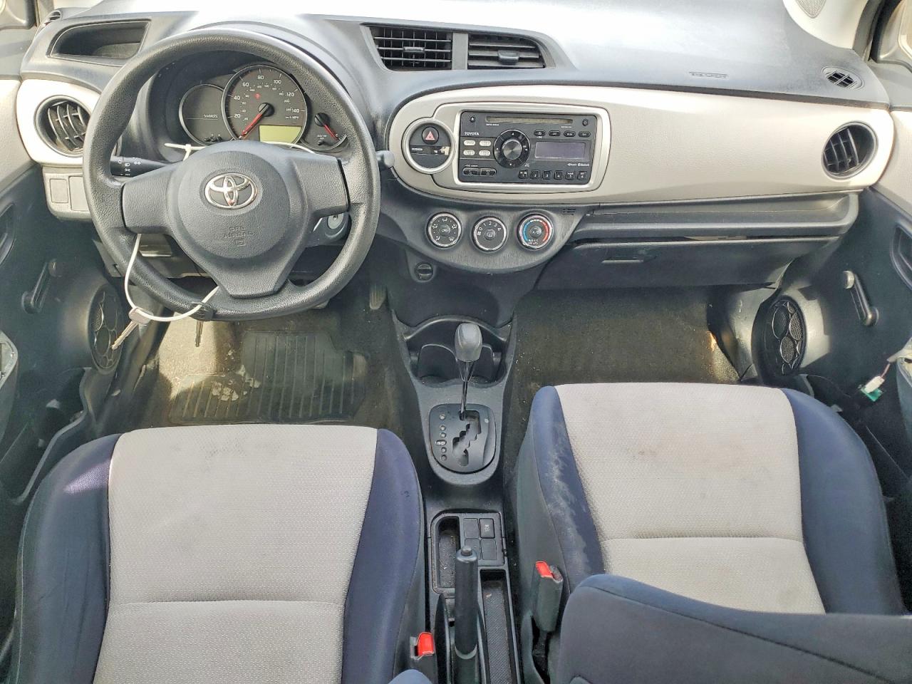 2013 TOYOTA YARIS 5-DOOR L photo 22