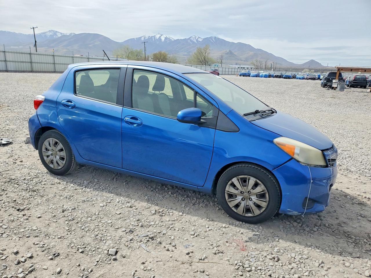 2013 TOYOTA YARIS 5-DOOR L photo 10