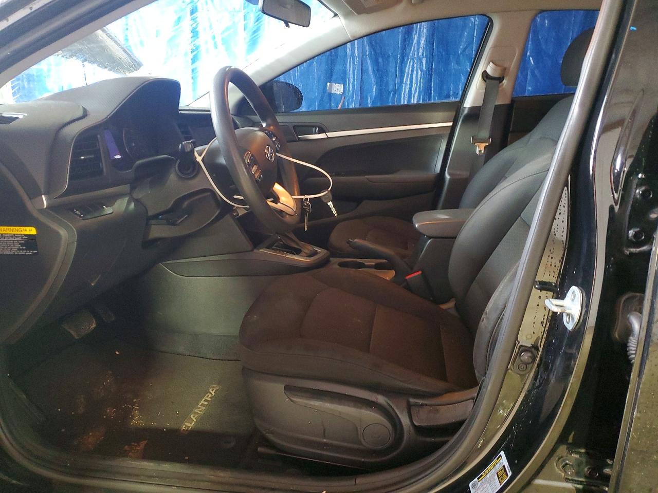 2019 HYUNDAI ELANTRA SE photo 13