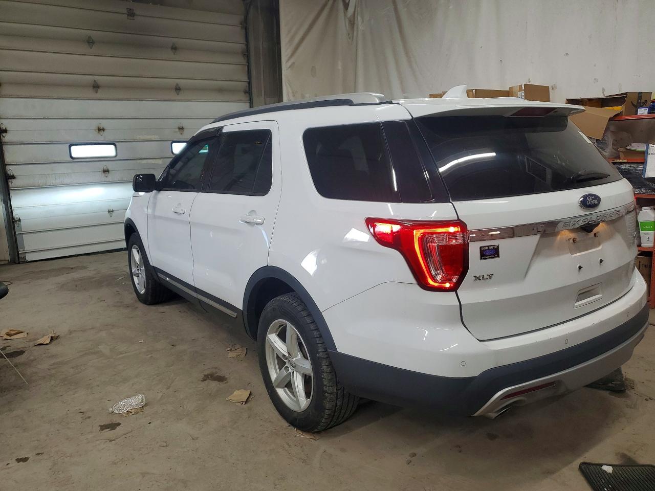 2016 FORD EXPLORER XLT photo 3