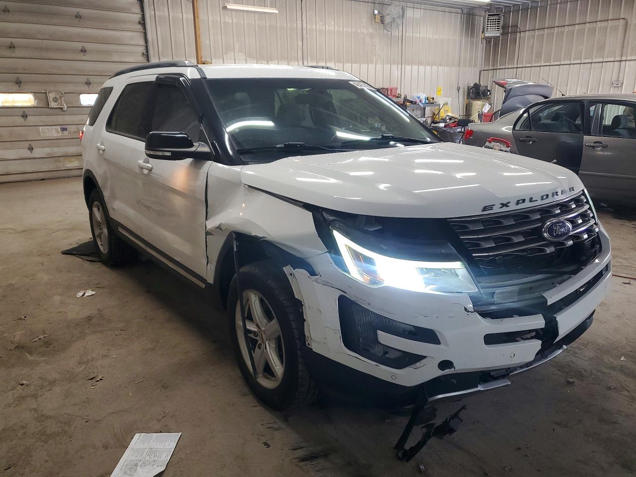 2016 FORD EXPLORER XLT photo 7