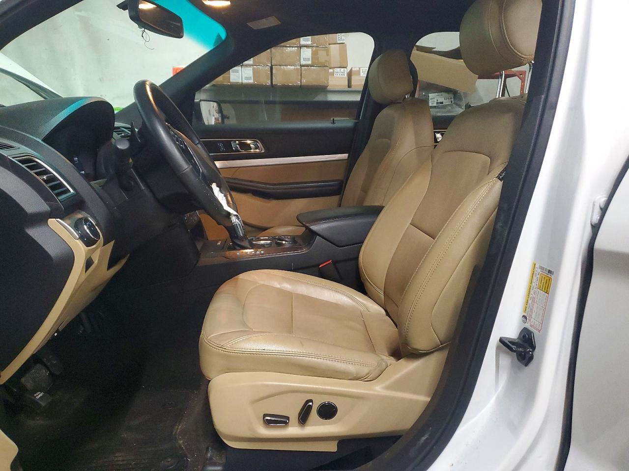 2016 FORD EXPLORER XLT photo 13