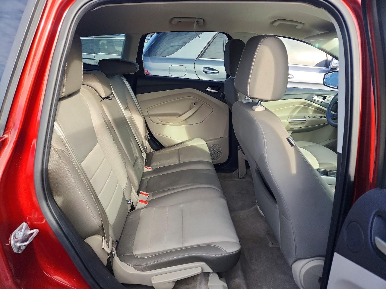 2016 FORD ESCAPE SE photo 11