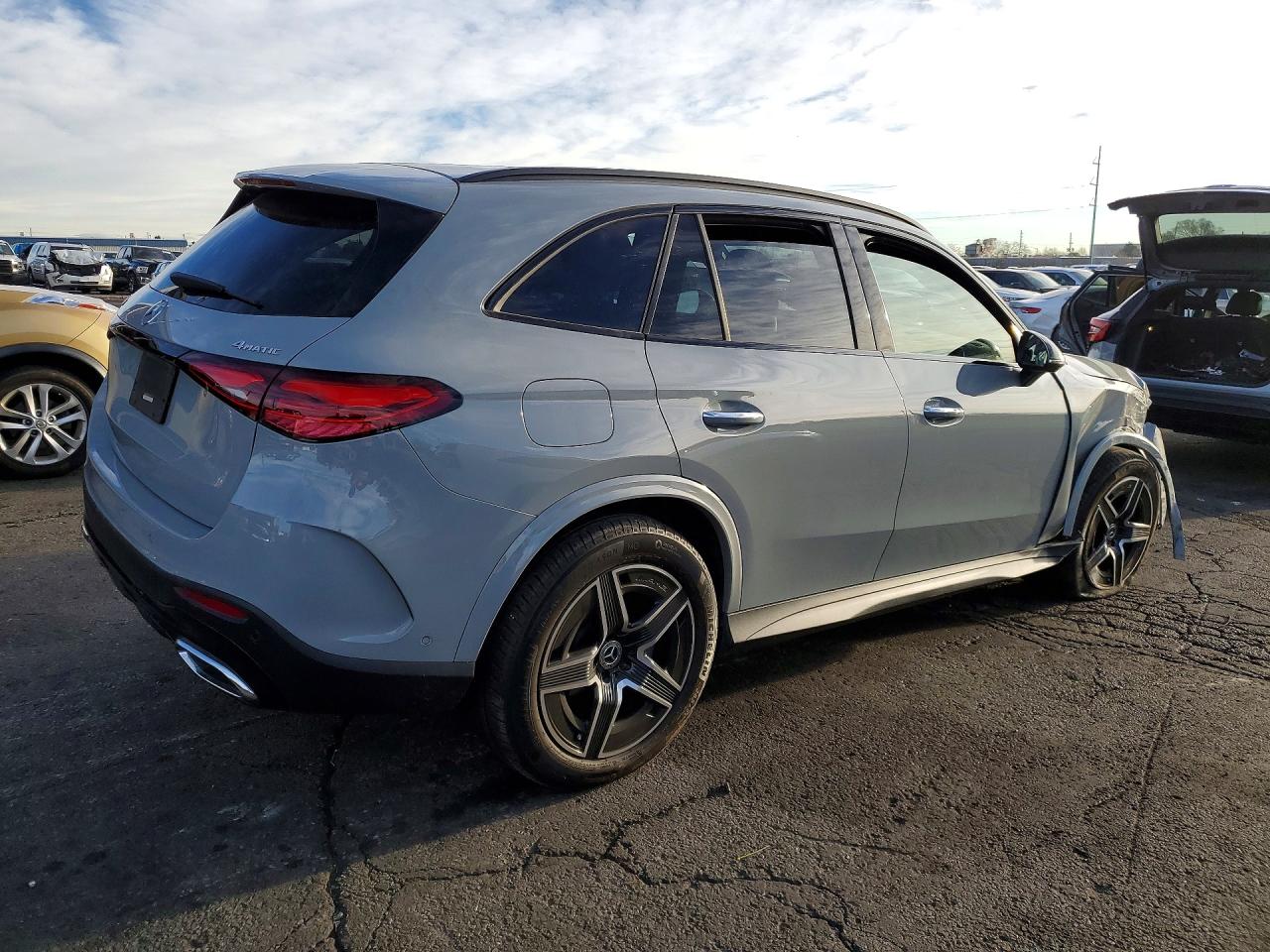 2025 MERCEDES-BENZ GLC 300 4MATIC photo 3