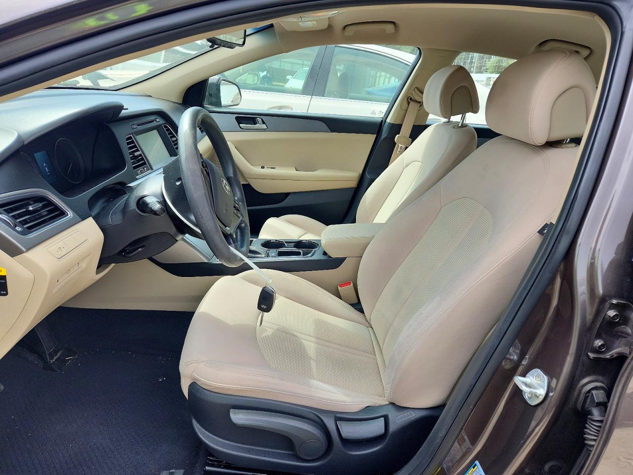 2017 HYUNDAI SONATA SE photo 13