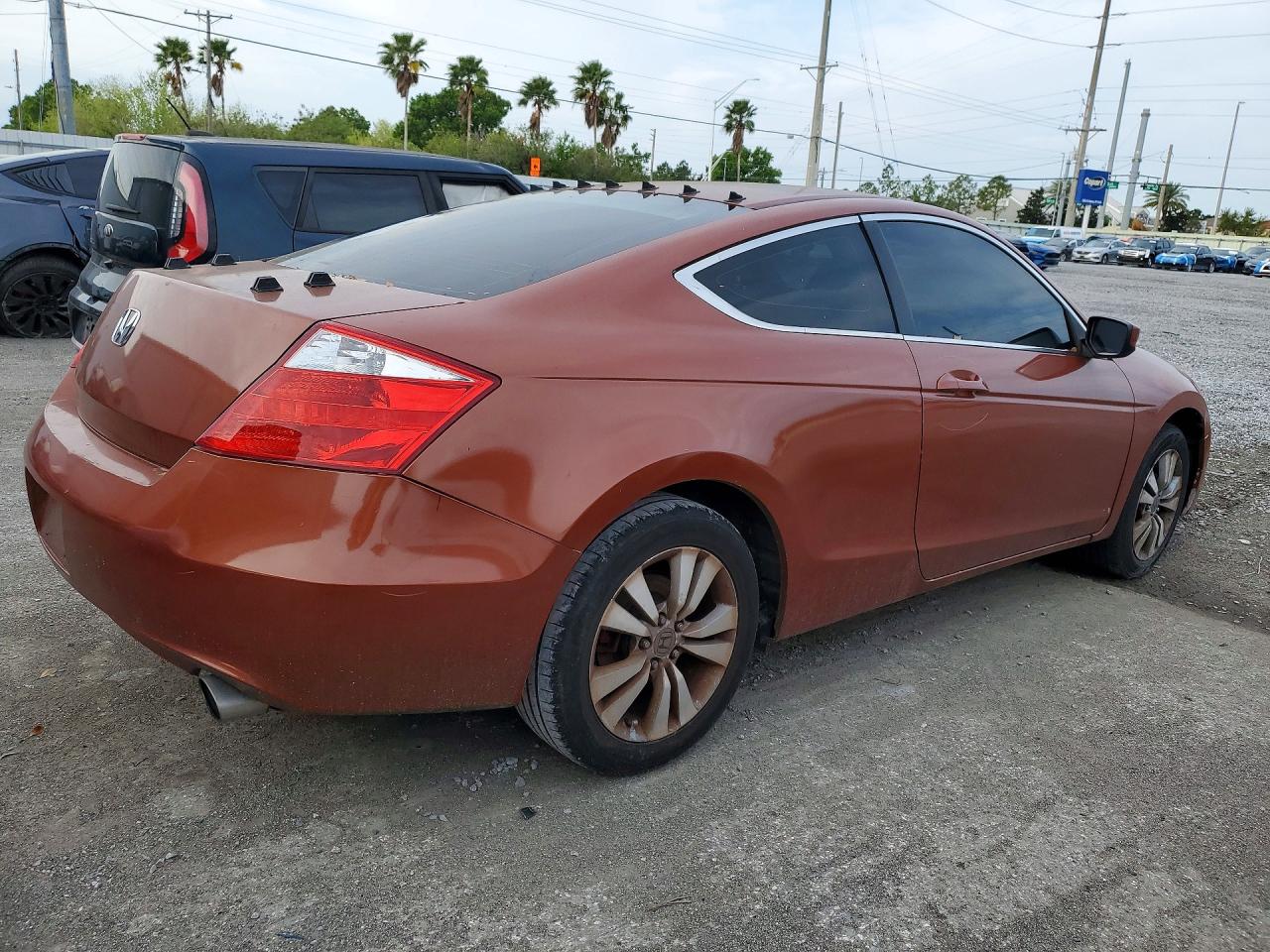 2009 HONDA ACCORD LX photo 3