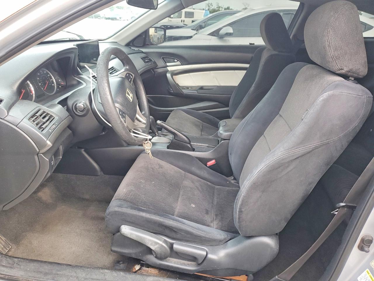 2009 HONDA ACCORD LX photo 7