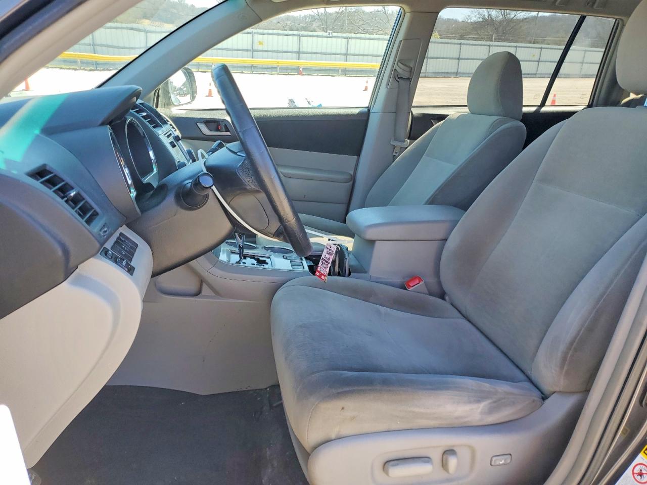 2013 TOYOTA HIGHLANDER PLUS photo 13