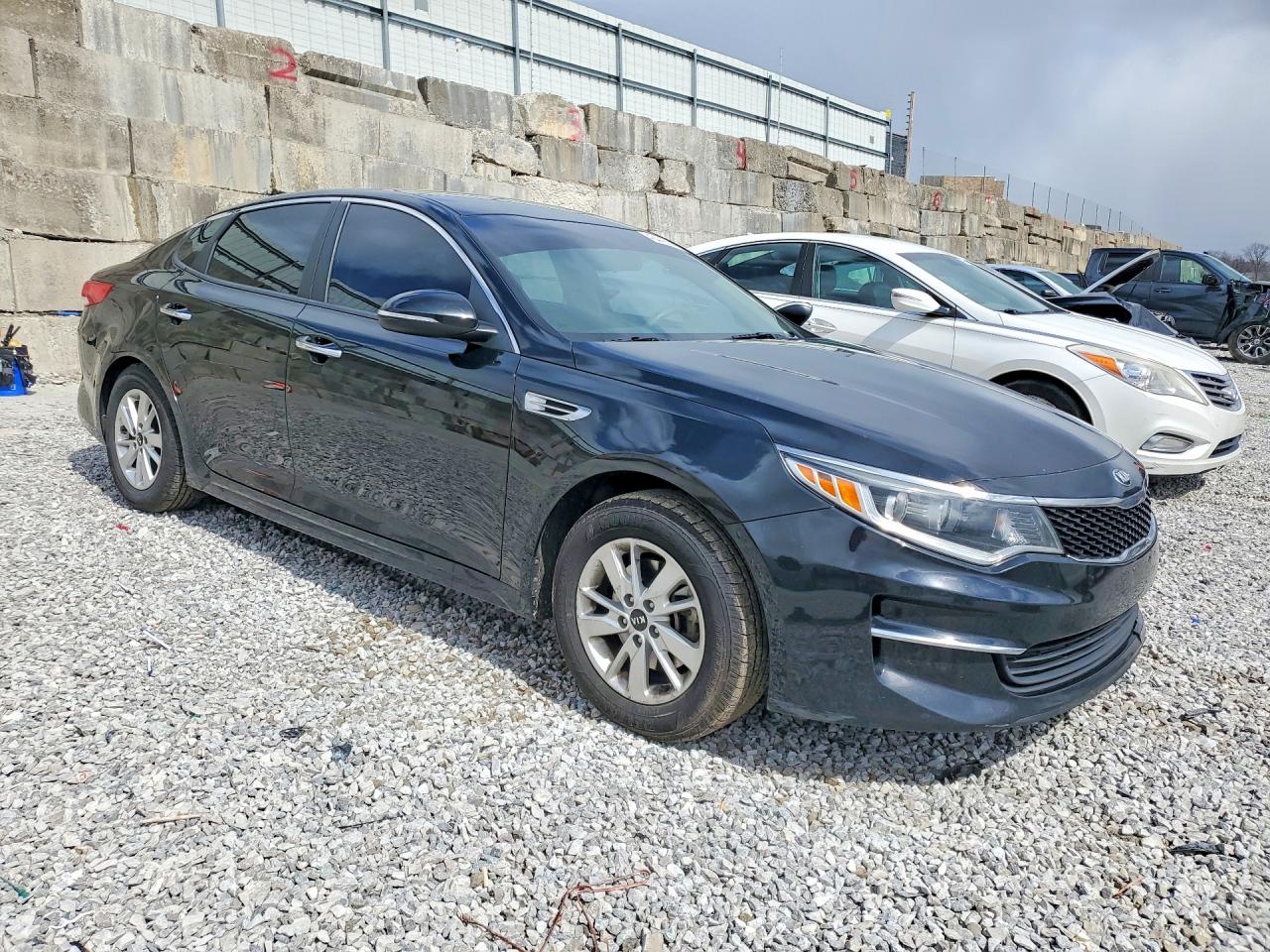 2018 KIA OPTIMA LX photo 4