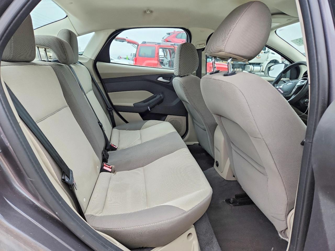 2014 FORD FOCUS SE photo 28