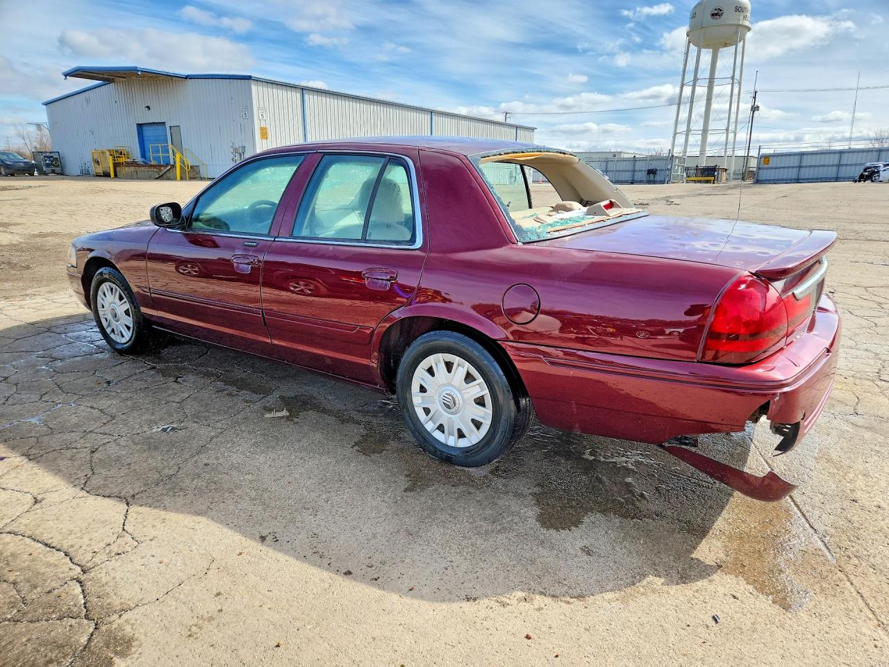 2005 MERCURY GRAND MARQUIS GS photo 2