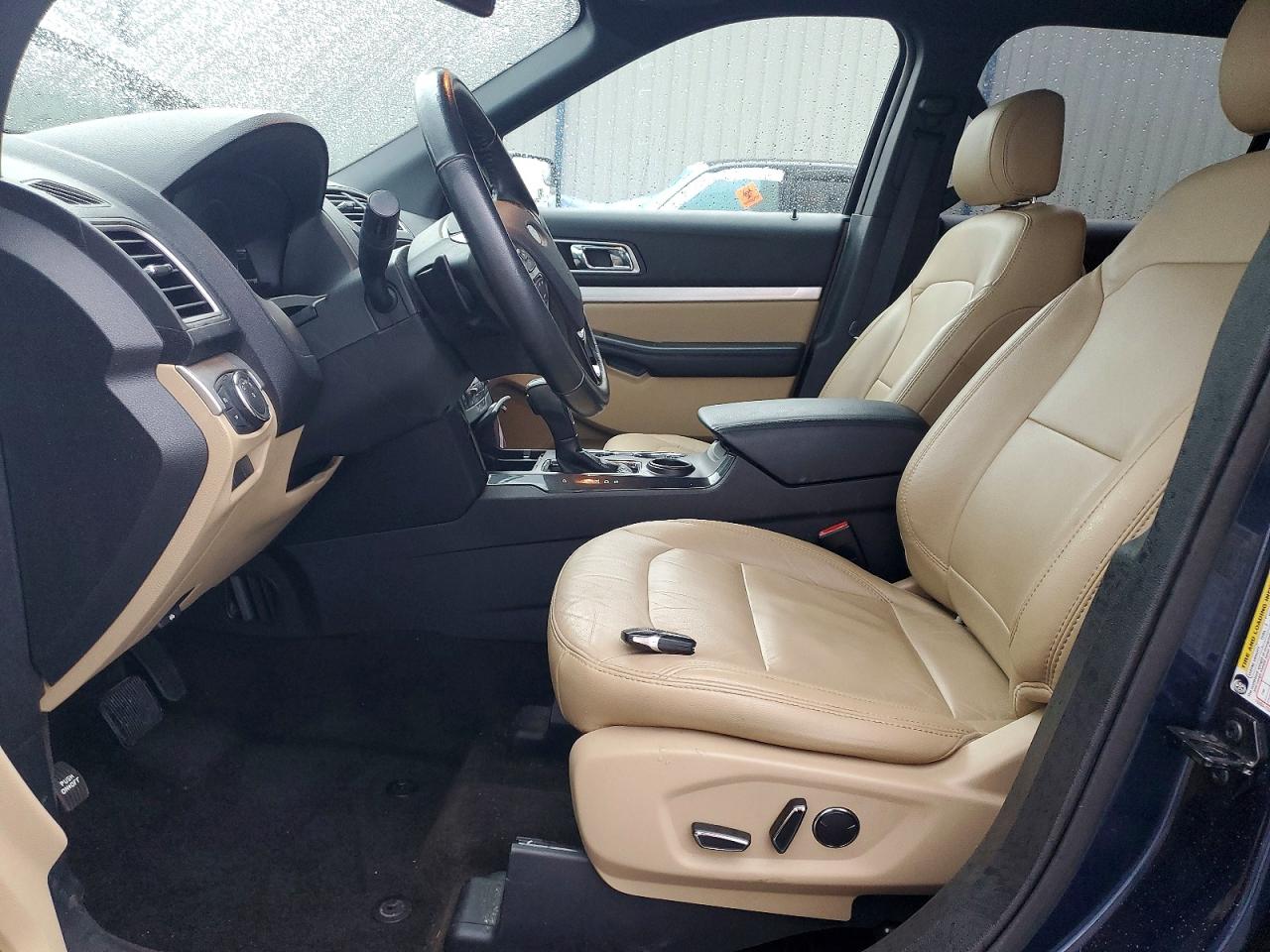 2017 FORD EXPLORER XLT photo 13