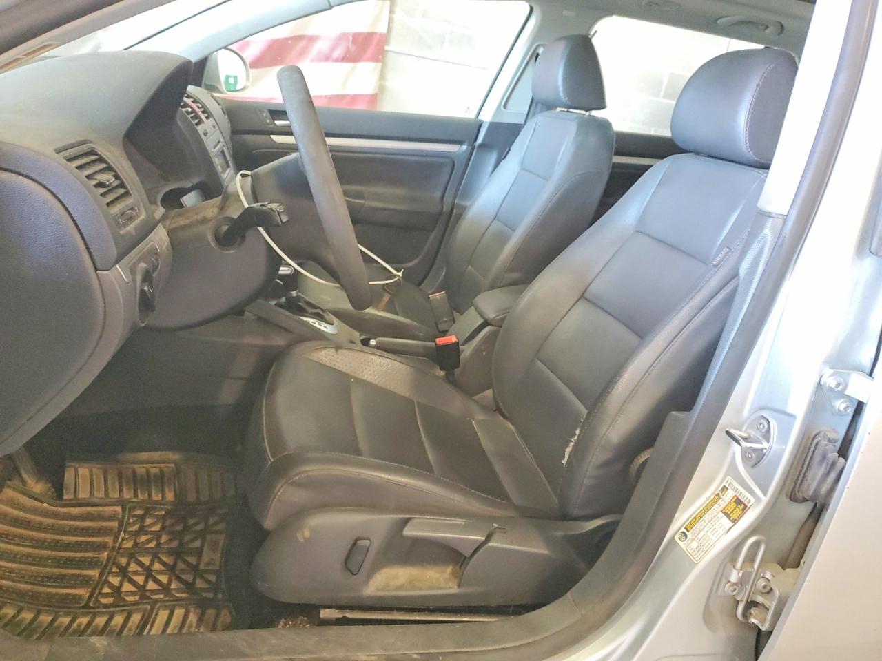 2009 VOLKSWAGEN JETTA SE photo 13