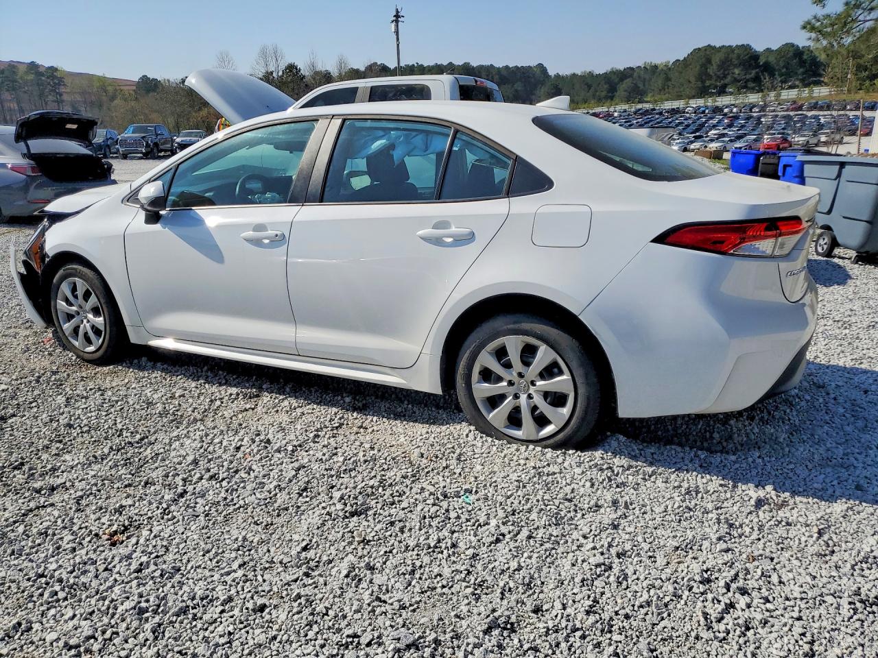 2023 TOYOTA COROLLA LE photo 3