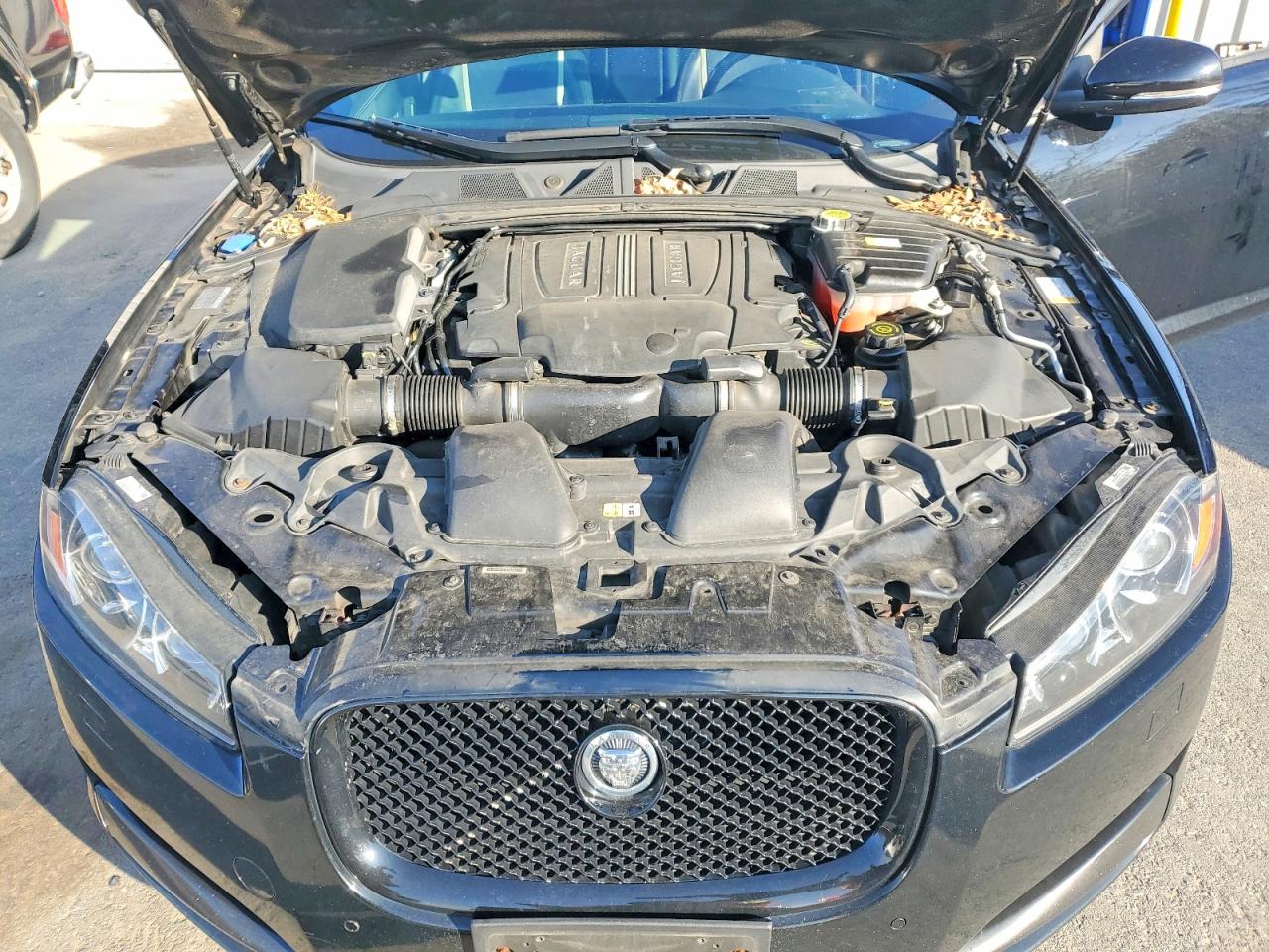2013 JAGUAR XF SUPERCHARGED photo 11