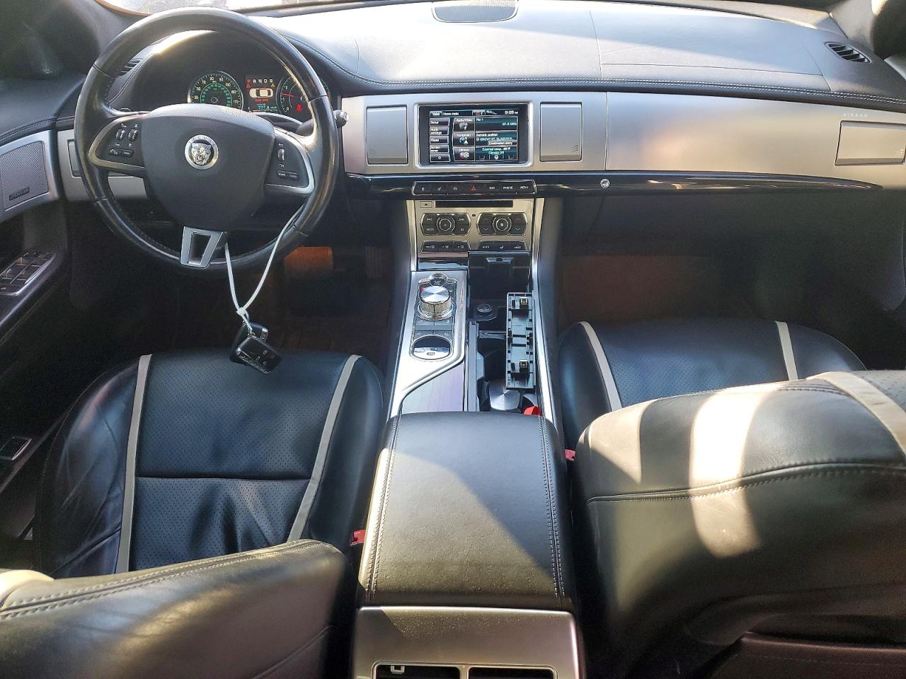 2013 JAGUAR XF SUPERCHARGED photo 8
