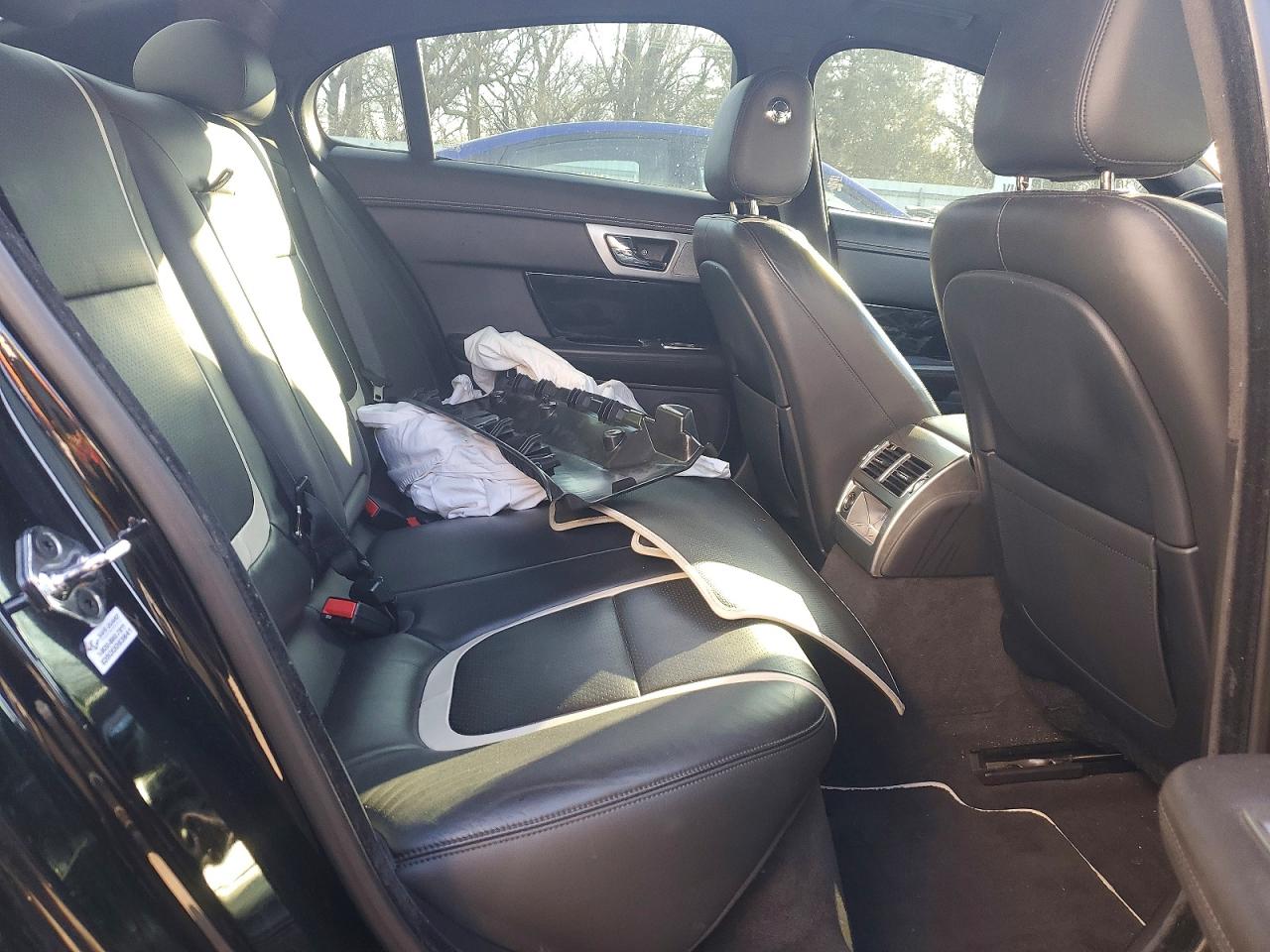 2013 JAGUAR XF SUPERCHARGED photo 10