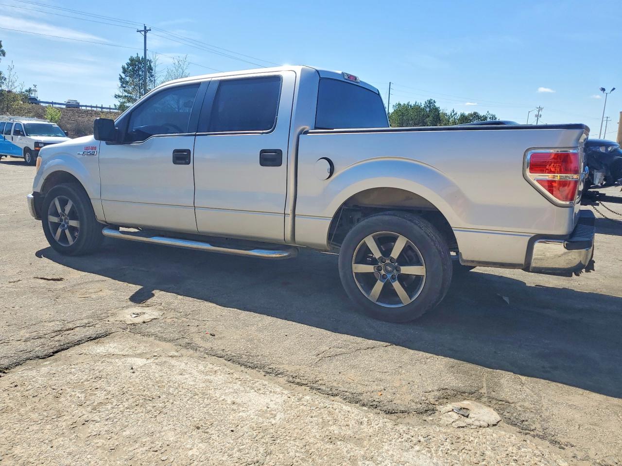 2014 FORD F150 SUPERCREW photo 2
