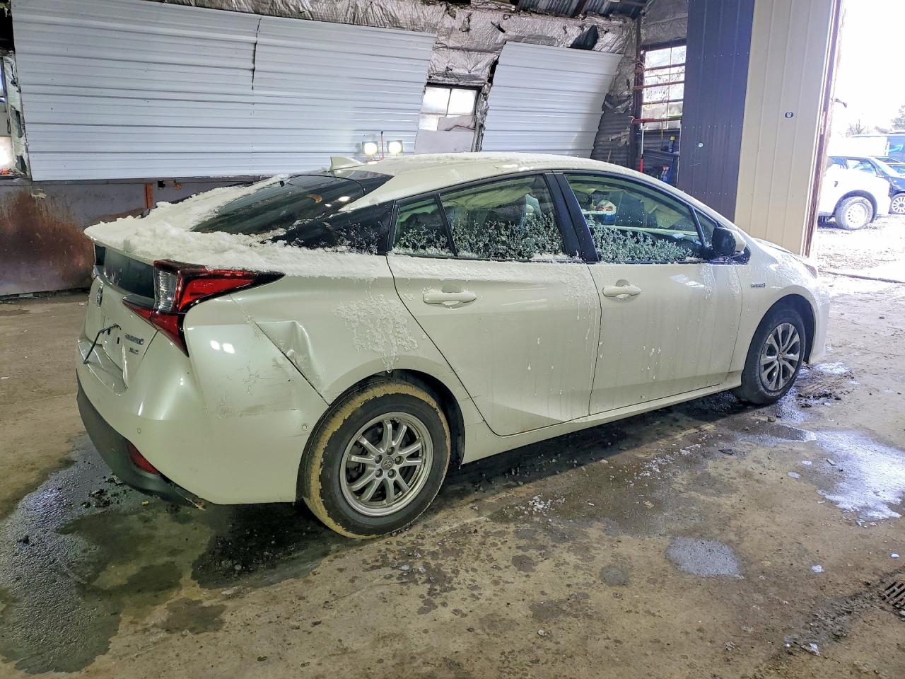 2019 TOYOTA PRIUS XLE AWD-E photo 3