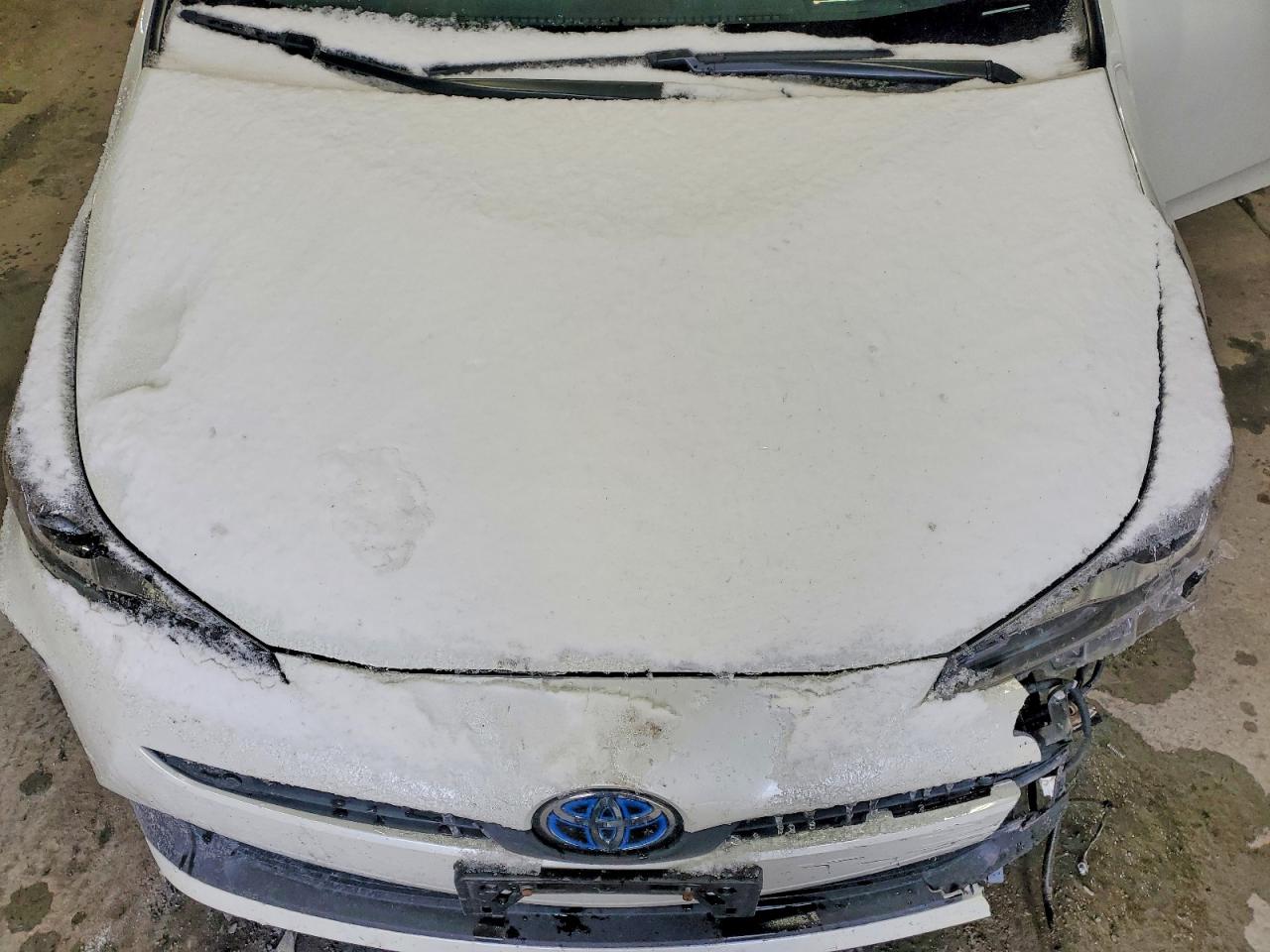 2019 TOYOTA PRIUS XLE AWD-E photo 11