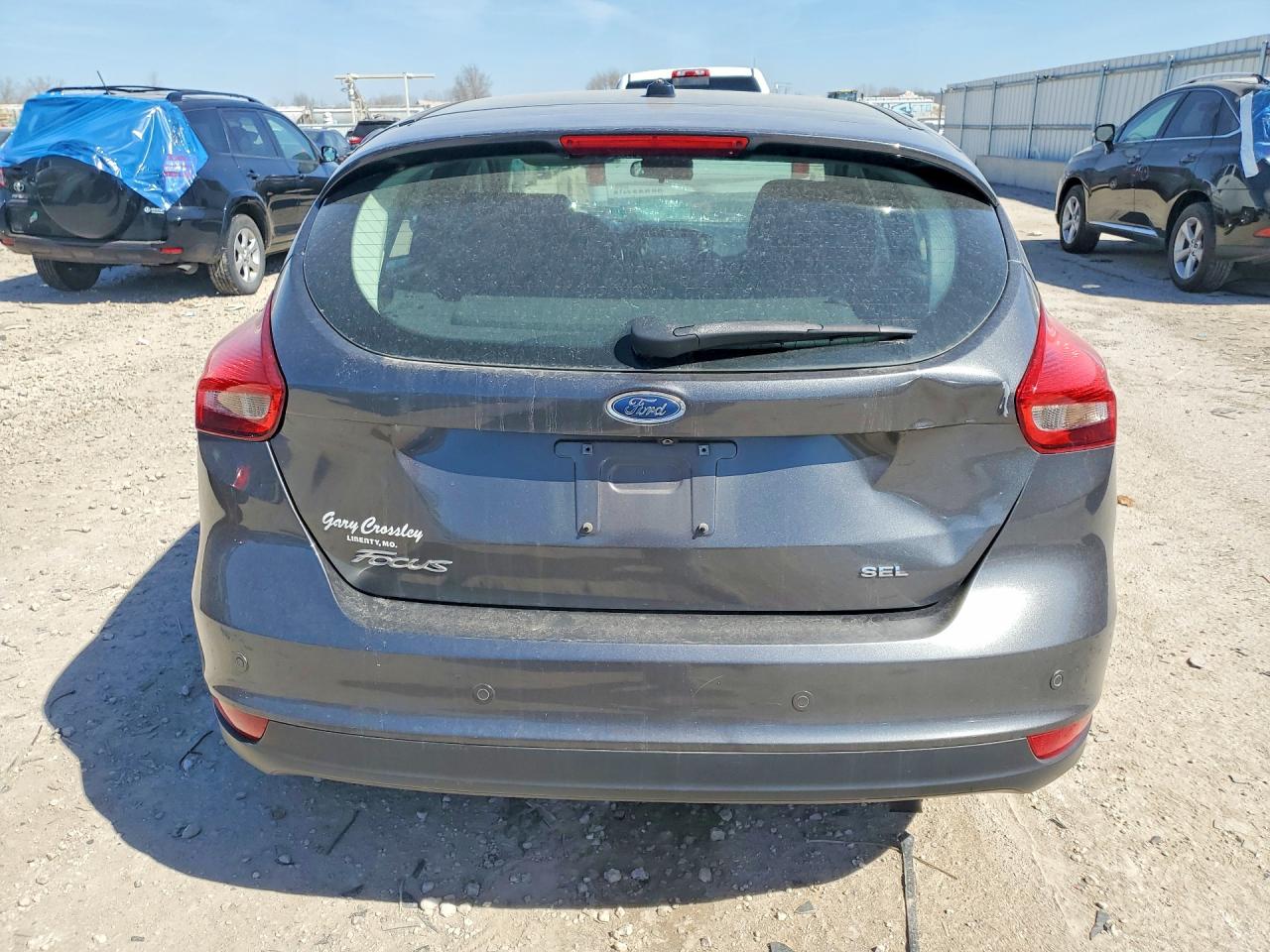 2017 FORD FOCUS photo 6