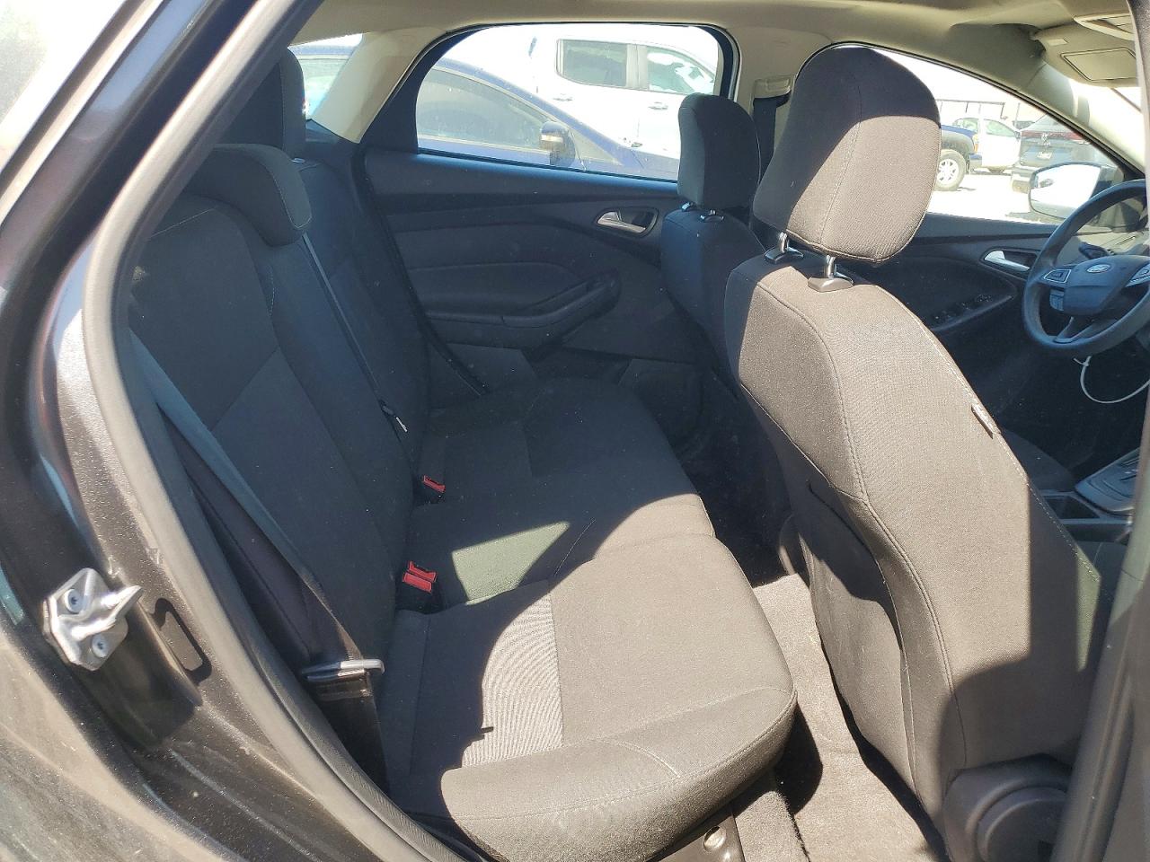 2017 FORD FOCUS photo 10