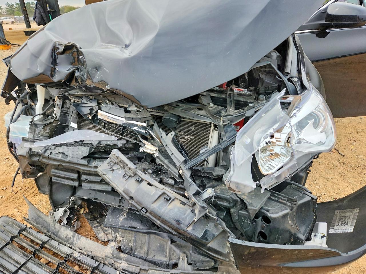 2015 TOYOTA CAMRY XLE photo 11