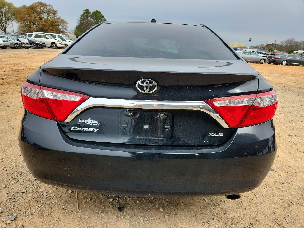 2015 TOYOTA CAMRY XLE photo 6
