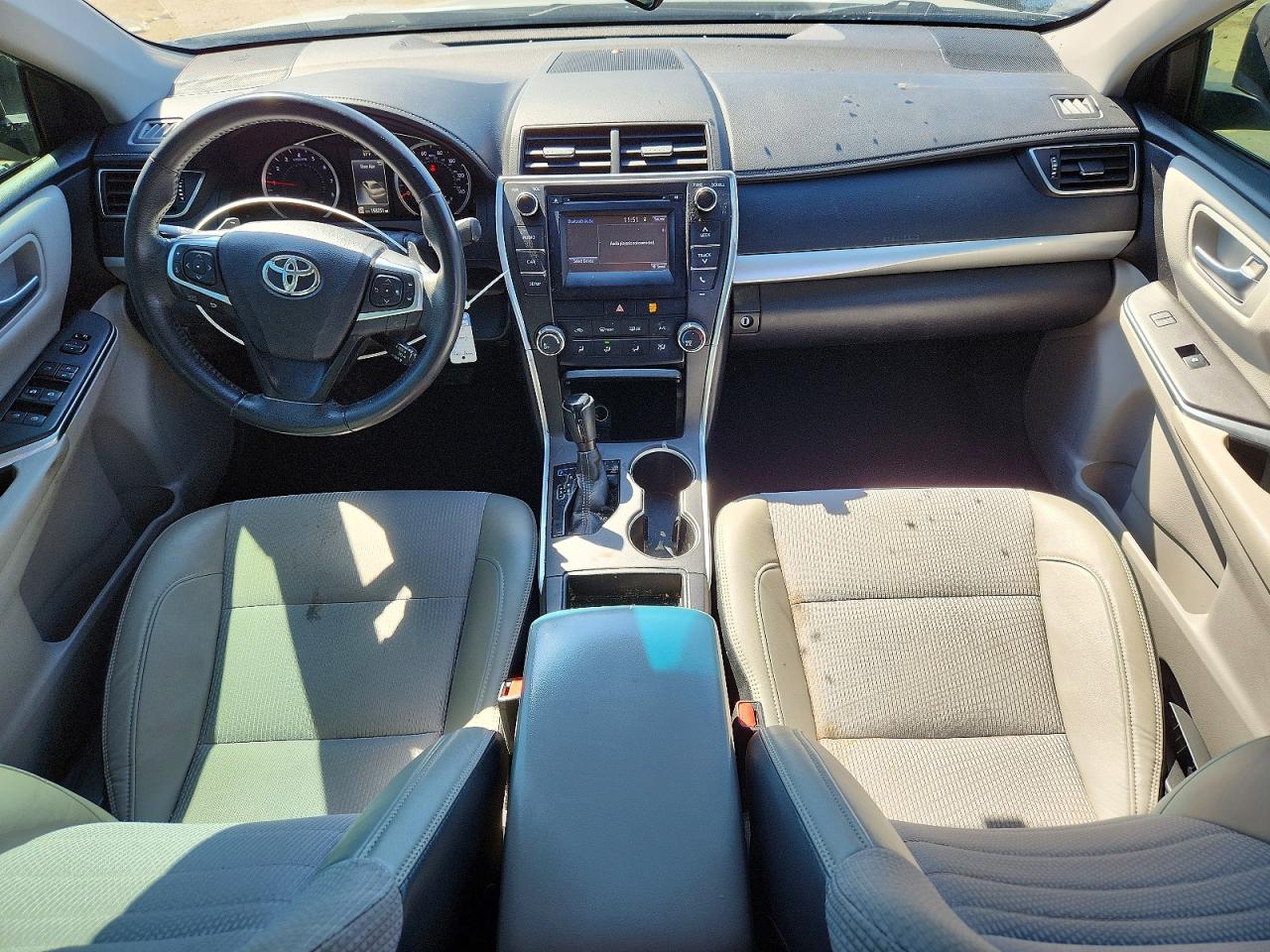 2017 TOYOTA CAMRY SE photo 8