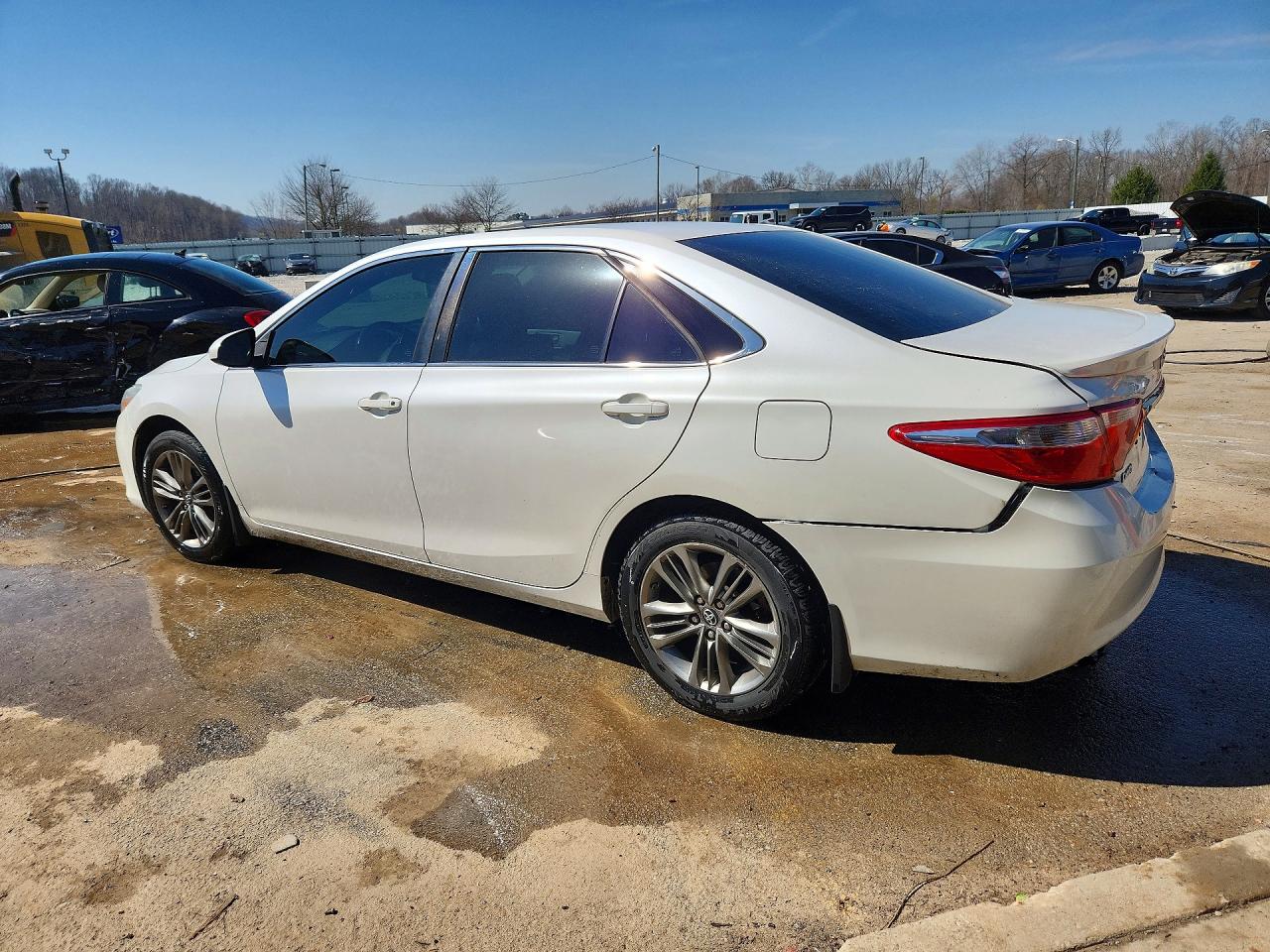 2017 TOYOTA CAMRY SE photo 2