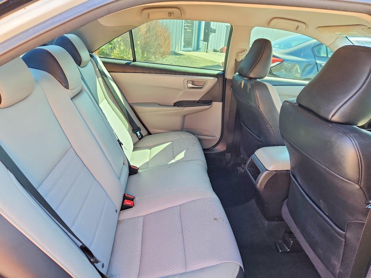 2017 TOYOTA CAMRY SE photo 10