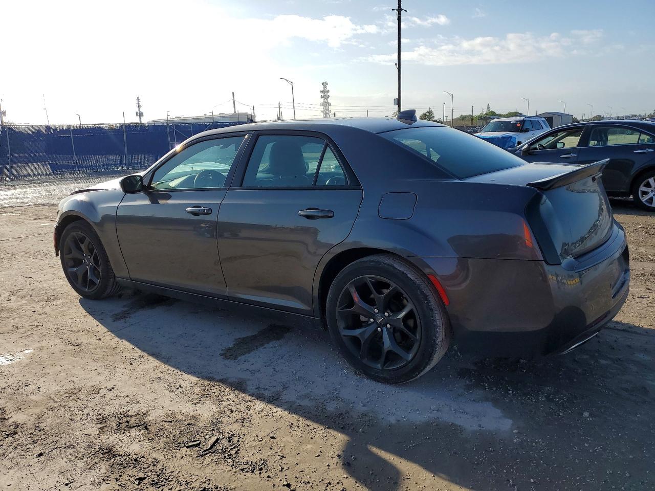 2023 CHRYSLER 300 S photo 3