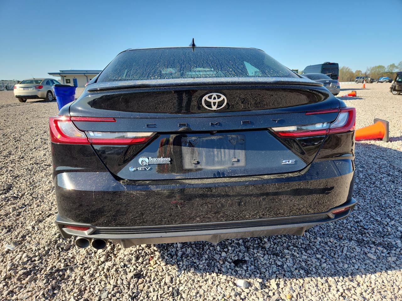 2025 TOYOTA CAMRY SE photo 16