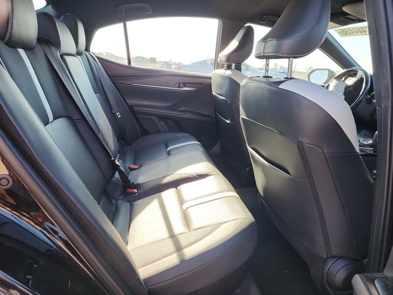 2025 TOYOTA CAMRY SE photo 28