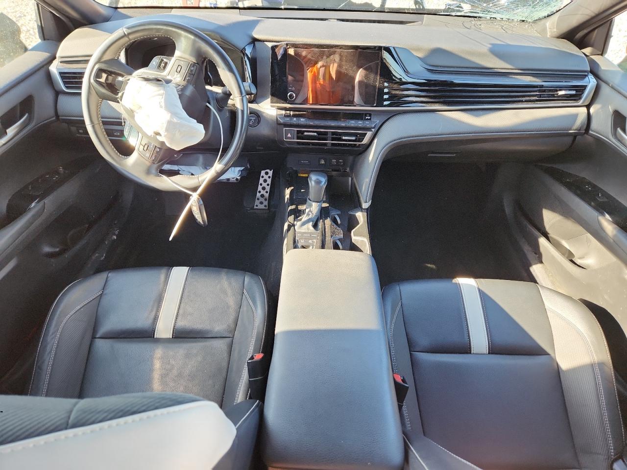 2025 TOYOTA CAMRY SE photo 22
