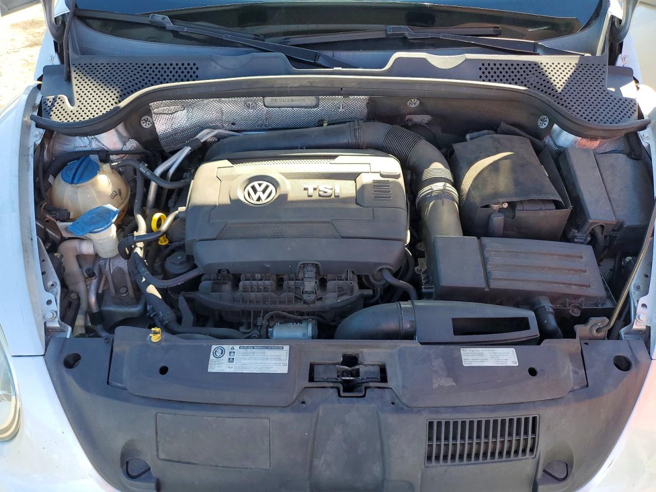 2014 VOLKSWAGEN BEETLE photo 21