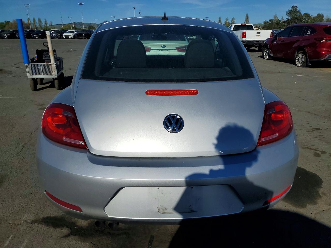 2014 VOLKSWAGEN BEETLE photo 11